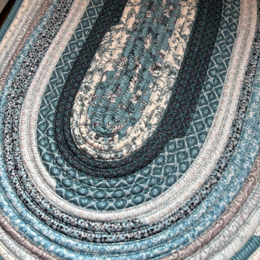 Whitney Court Large Jelly Roll Rug