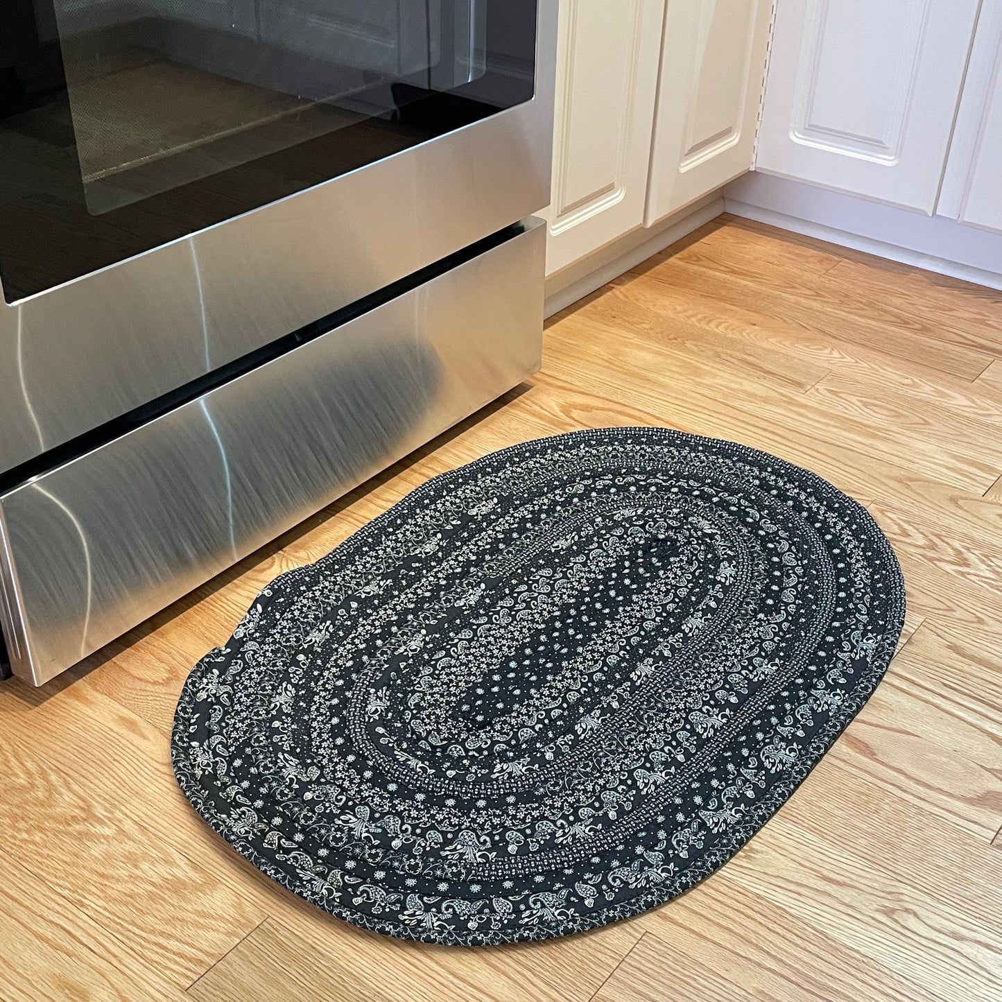 Black and Cream Modern Floral Farmhouse Rug for Kitchen