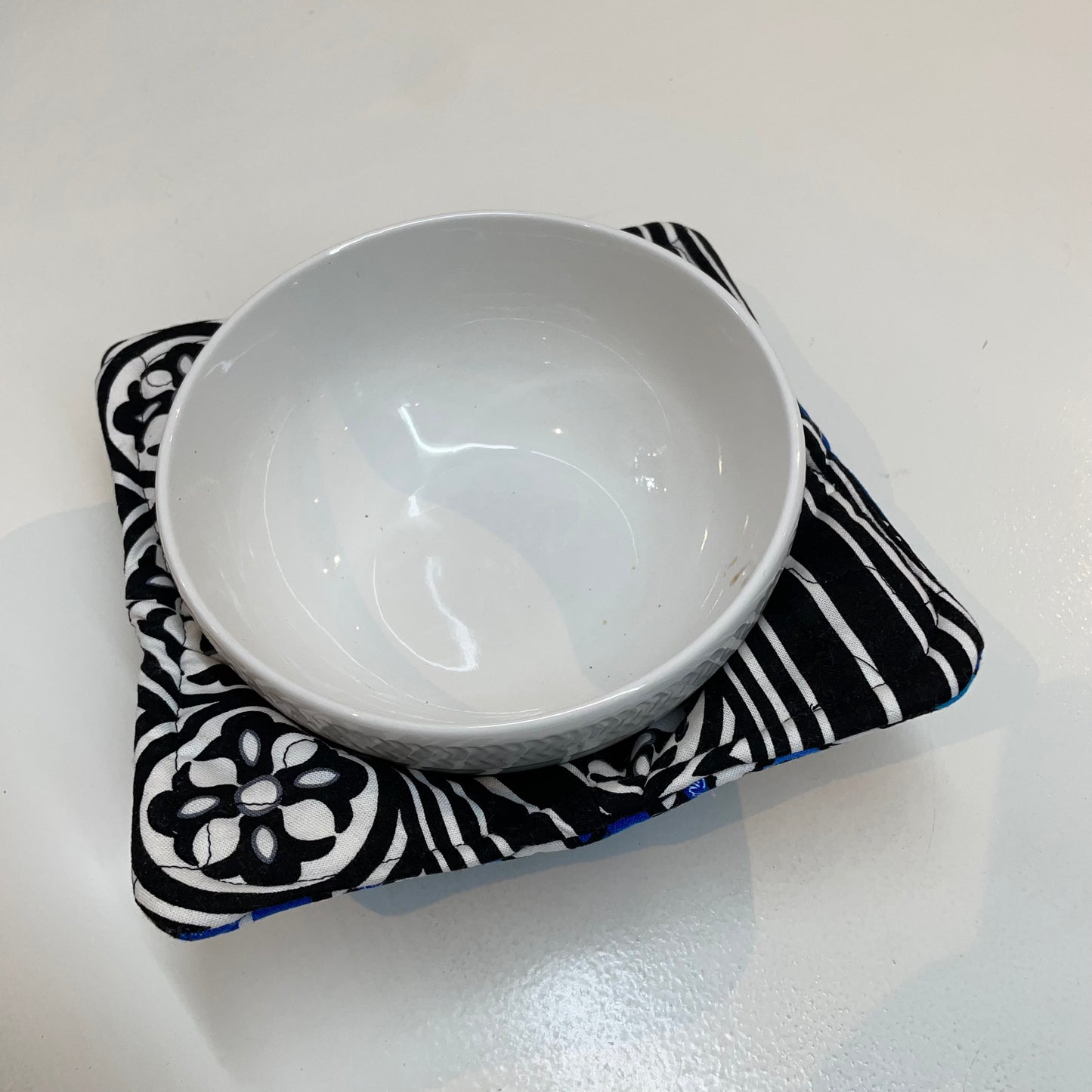 Soup Bowl Cozy Black and Blue Reversible Microwave Soup Bowl Hug