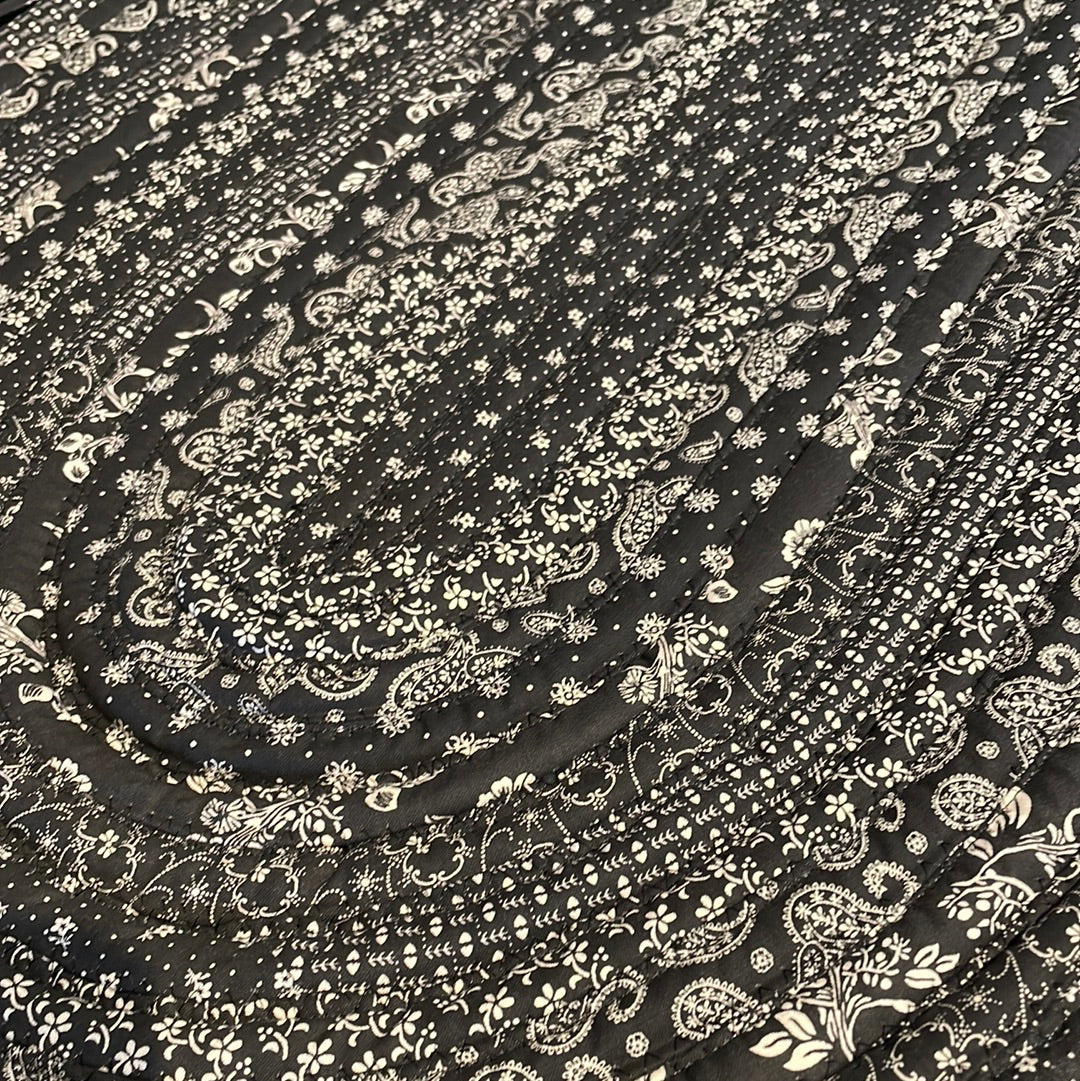 Handcrafted Black & Cream Cotton Accent Rug - Made with Fabric by Circa1800