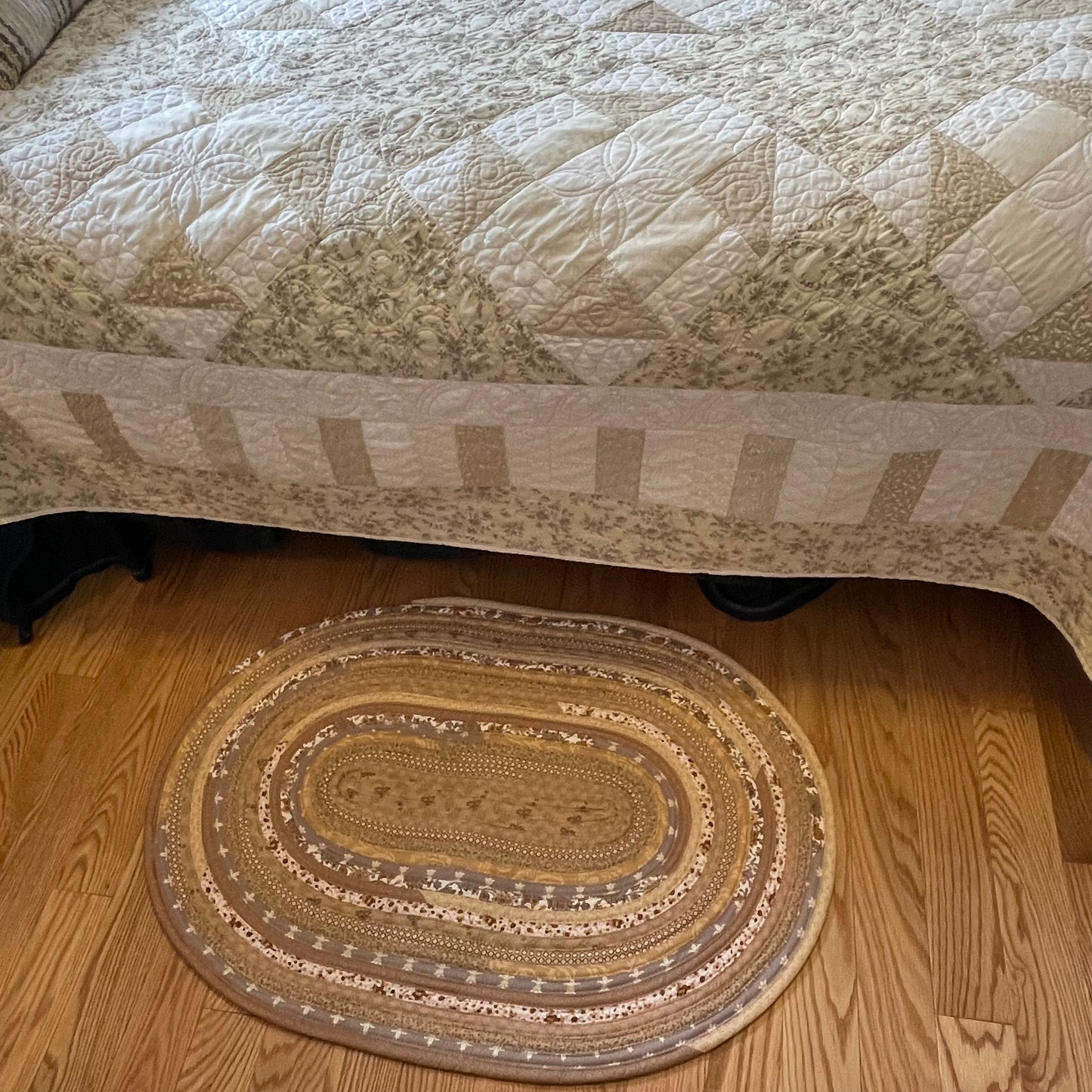 Modern Farmhouse Kitchen Accent Rug For Sink, Bathtub Mat Or Vanity. Washable Cotton Rug Handmade in Canada