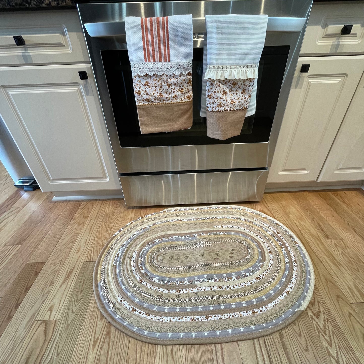 Modern Farmhouse Kitchen Accent Rug For Sink, Bathtub Mat Or Vanity. Washable Cotton Rug Handmade in Canada