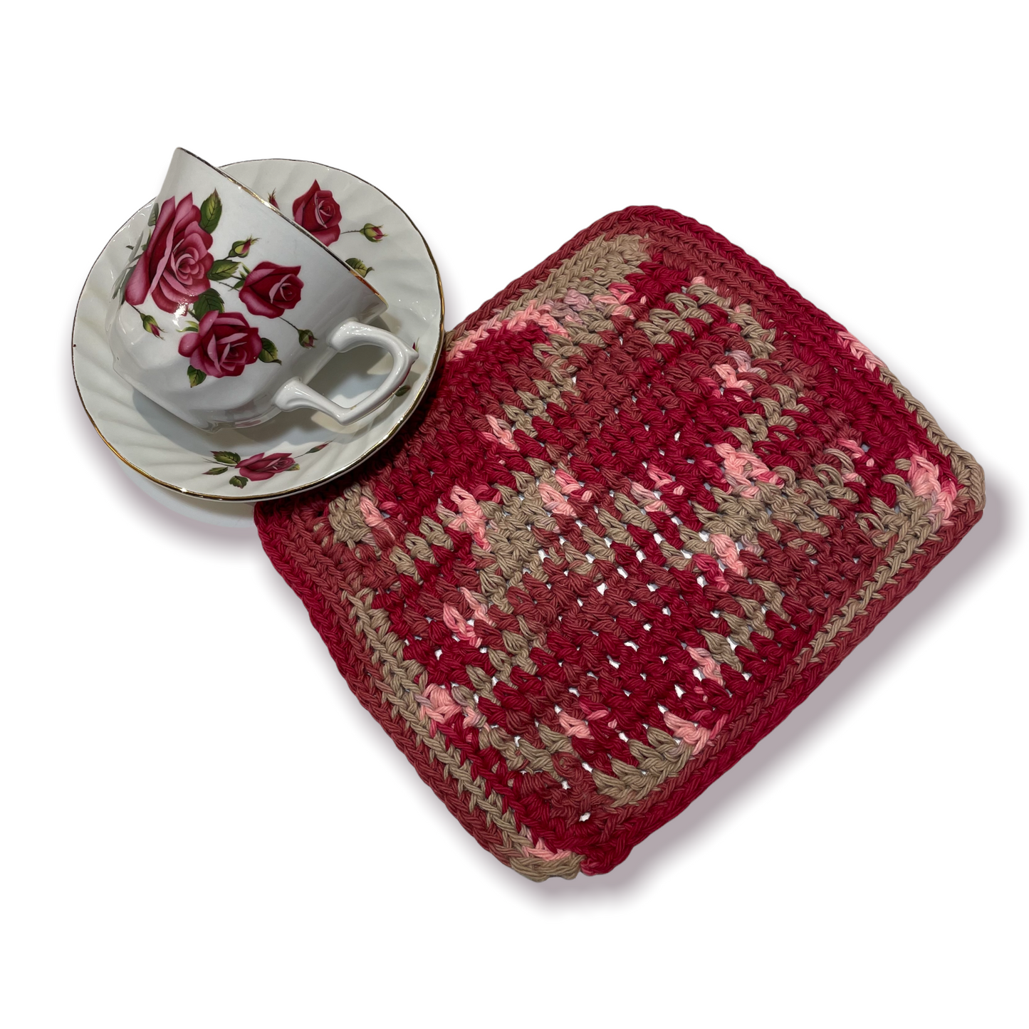 Crotched Cotton Kitchen Wash Cloths by Home Stitchery Decor. Part of a collection of coordinating kitchen linens. Check out all the farmhouse style kitchen decor on the website. Or follow along with sewing, crotcheting and Cricut tutorials on the Home Stitchery Decor YouTube Channel. Burgandy cotton dish cloth.