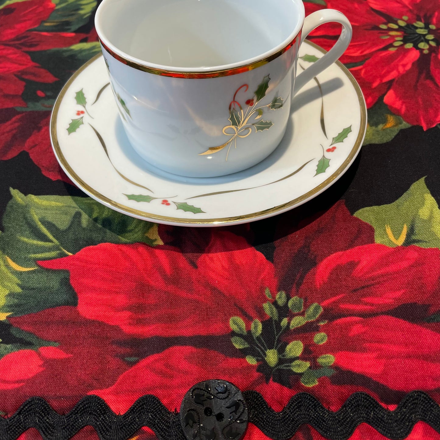 Christmas Kitchen Dish Drying Mat, Red Poinsettia Kitchen Counter Dish Mat - Home Stitchery Decor