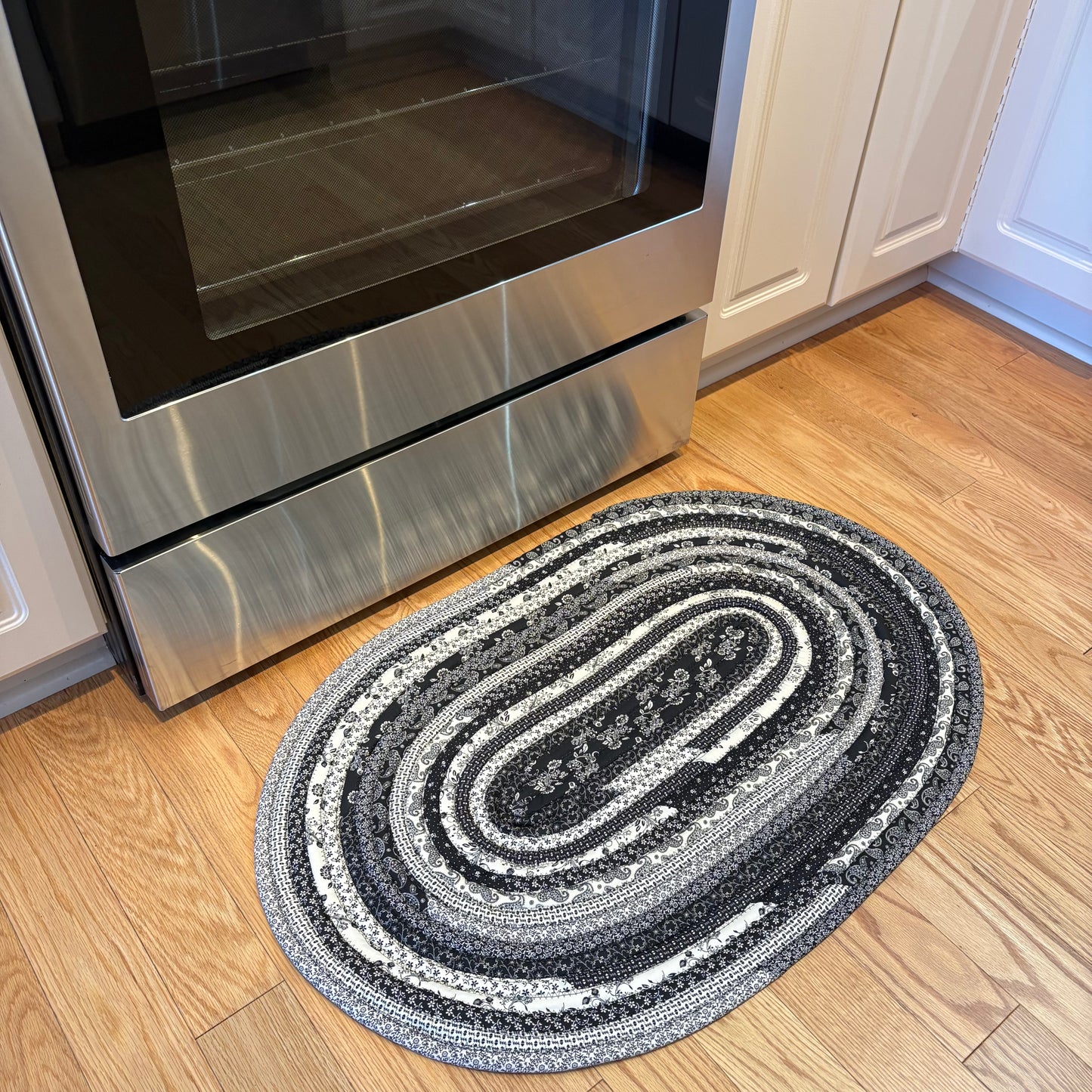 Black & Cream Jelly Roll Rug – 34 x 24 Inch Oval Handmade Cotton Kitchen Rug | Washable Farmhouse Accent Rug