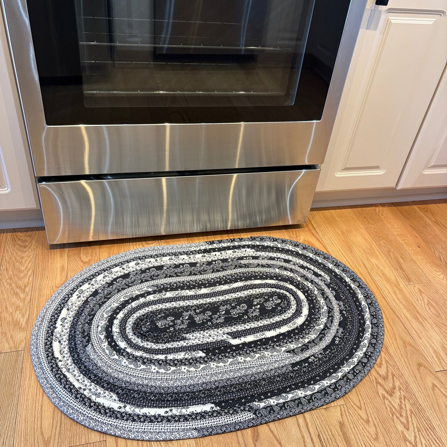 Black & Cream Jelly Roll Rug – 34 x 24 Inch Oval Handmade Cotton Kitchen Rug | Washable Farmhouse Accent Rug