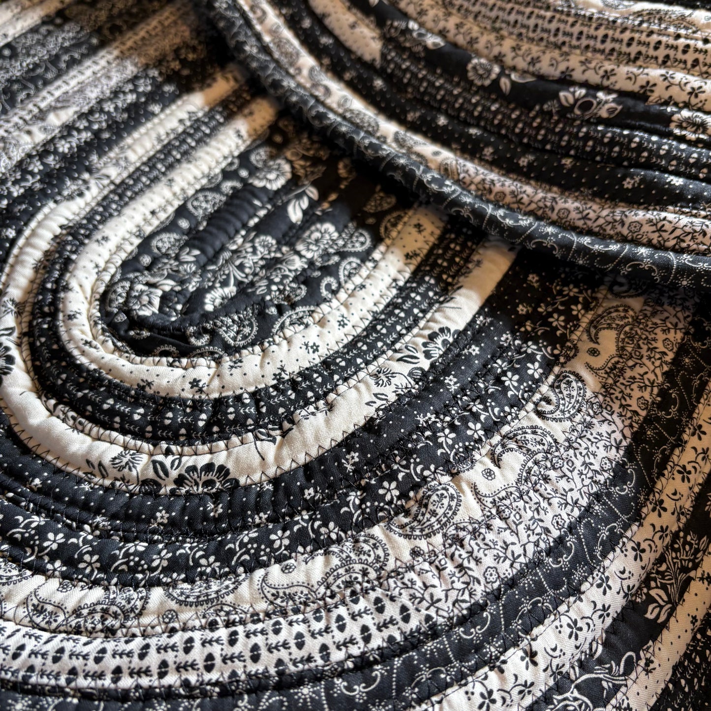 Black Grey & Cream Jelly Roll Rug – 40.5 x 30 Inch Oval Handmade Cotton Kitchen Rug | Washable Farmhouse Rug