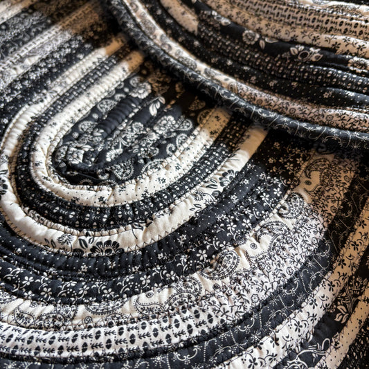 Black Grey & Cream Jelly Roll Rug – 40.5 x 30 Inch Oval Handmade Cotton Kitchen Rug | Washable Farmhouse Rug