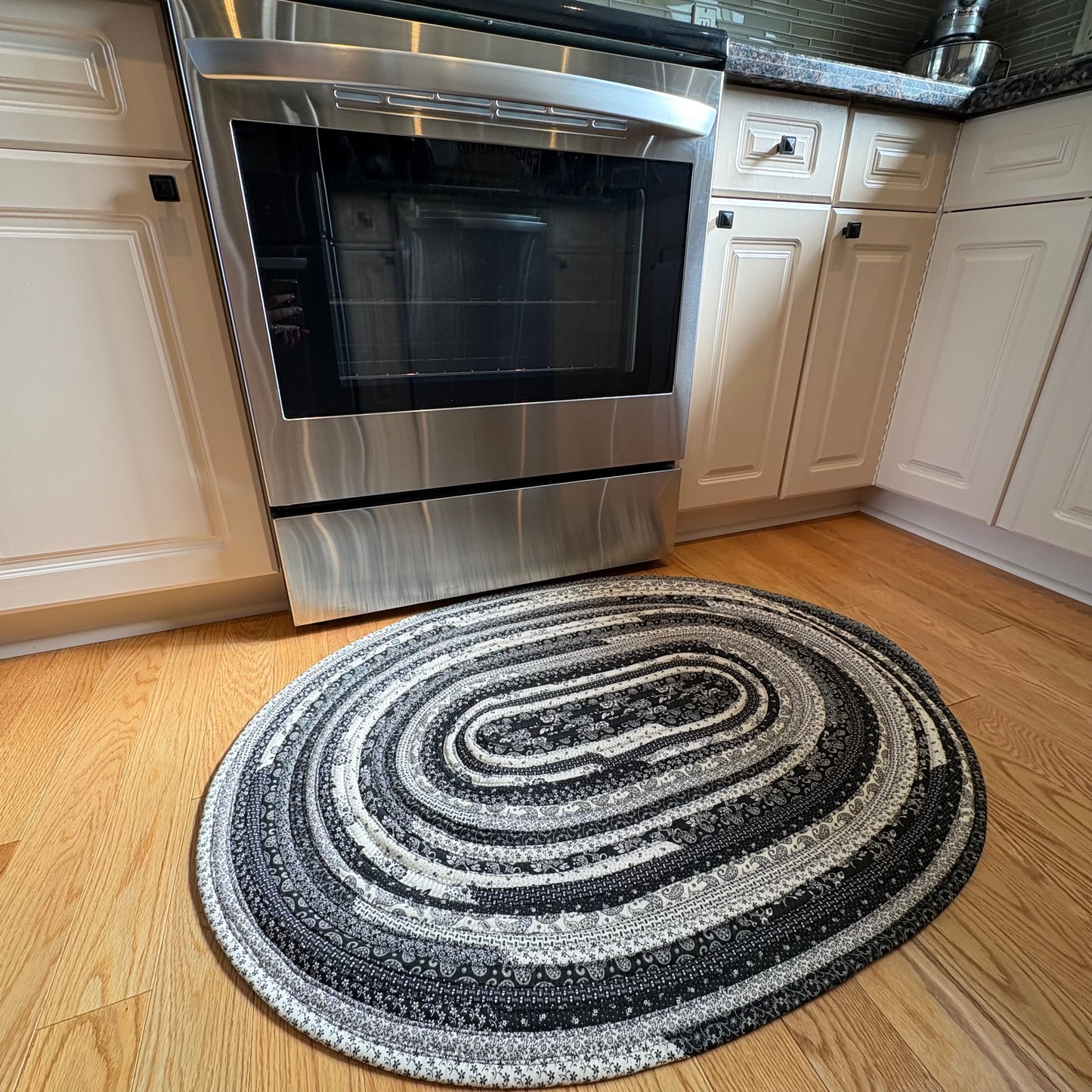 Black Grey & Cream Jelly Roll Rug – 40.5 x 30 Inch Oval Handmade Cotton Kitchen Rug | Washable Farmhouse Rug