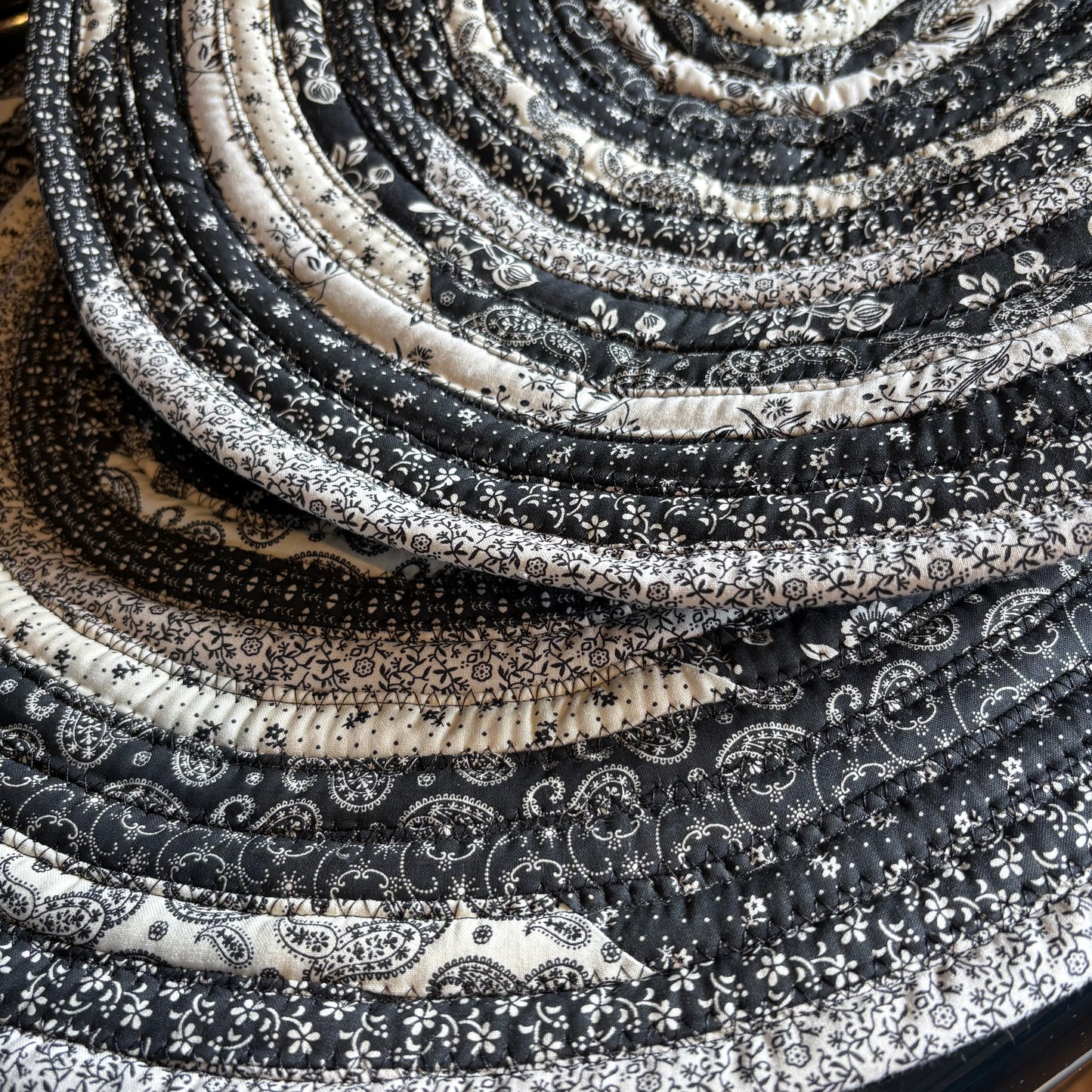Black & Cream Jelly Roll Rug – 30.5 x 20 Inch Oval Handmade Cotton Kitchen Rug | Washable Farmhouse Floor Rug