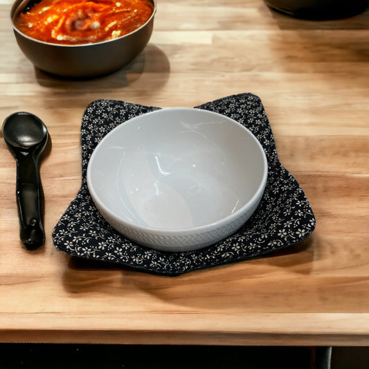 Soup Bowl Cozy Reversible Black and Cream Cotton Microwave Soup Bowl Cozy