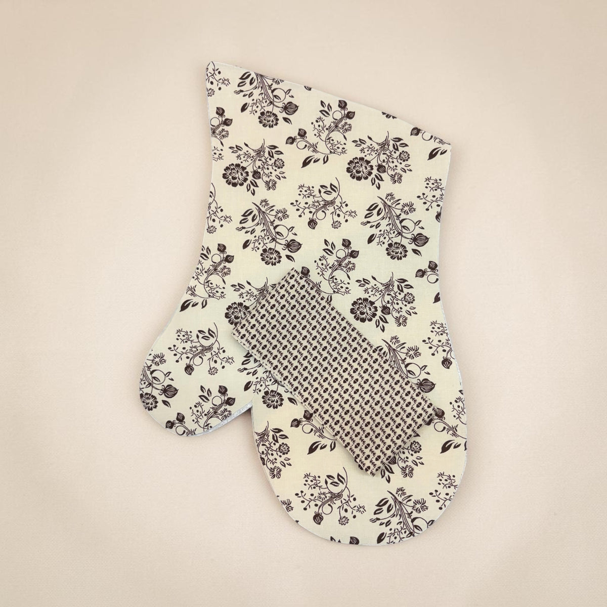 Brown Flower Oven Mitt Sewing Kit