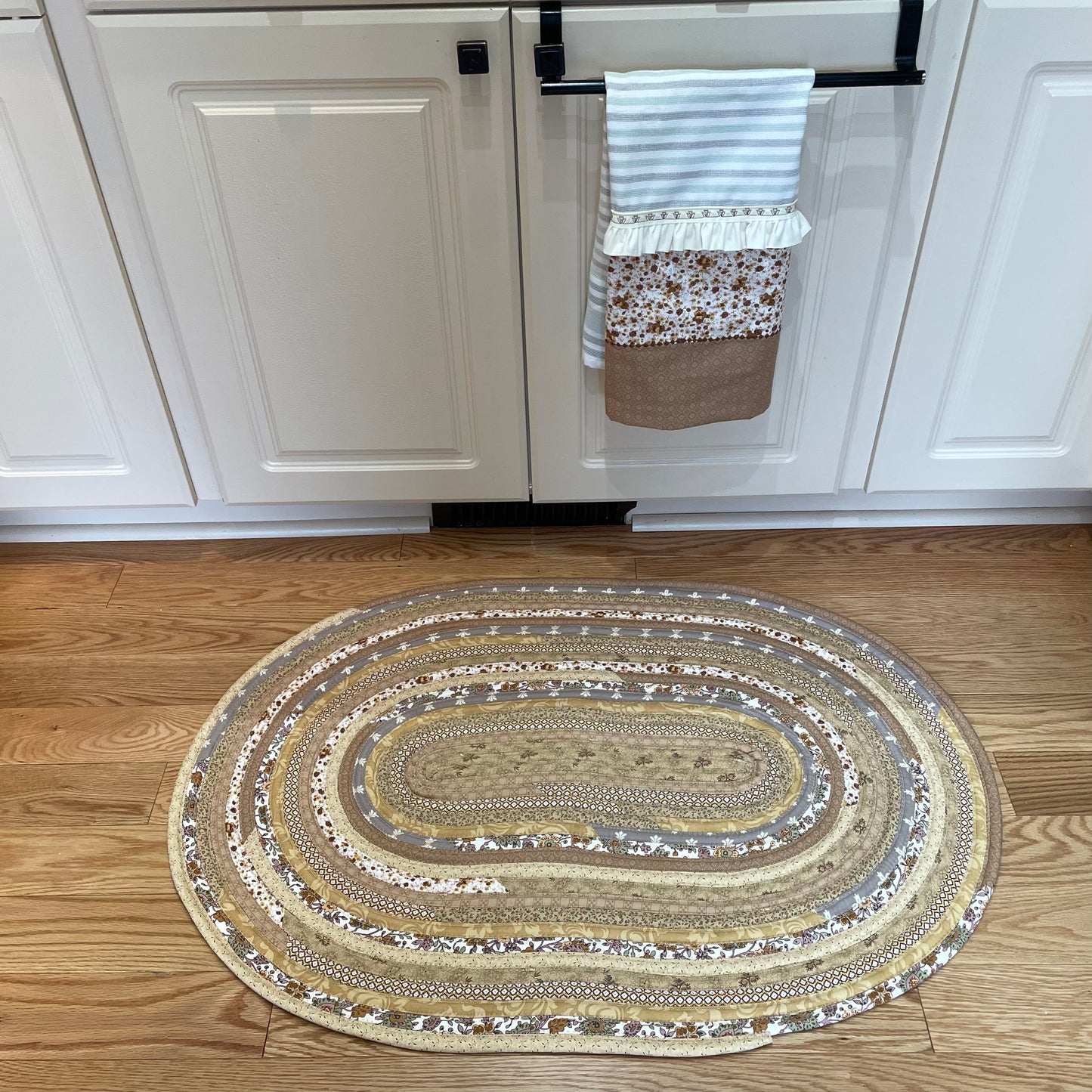 Modern Farmhouse Kitchen Accent Rug For Sink, Bathtub Mat Or Vanity. Washable Cotton Rug Handmade in Canada