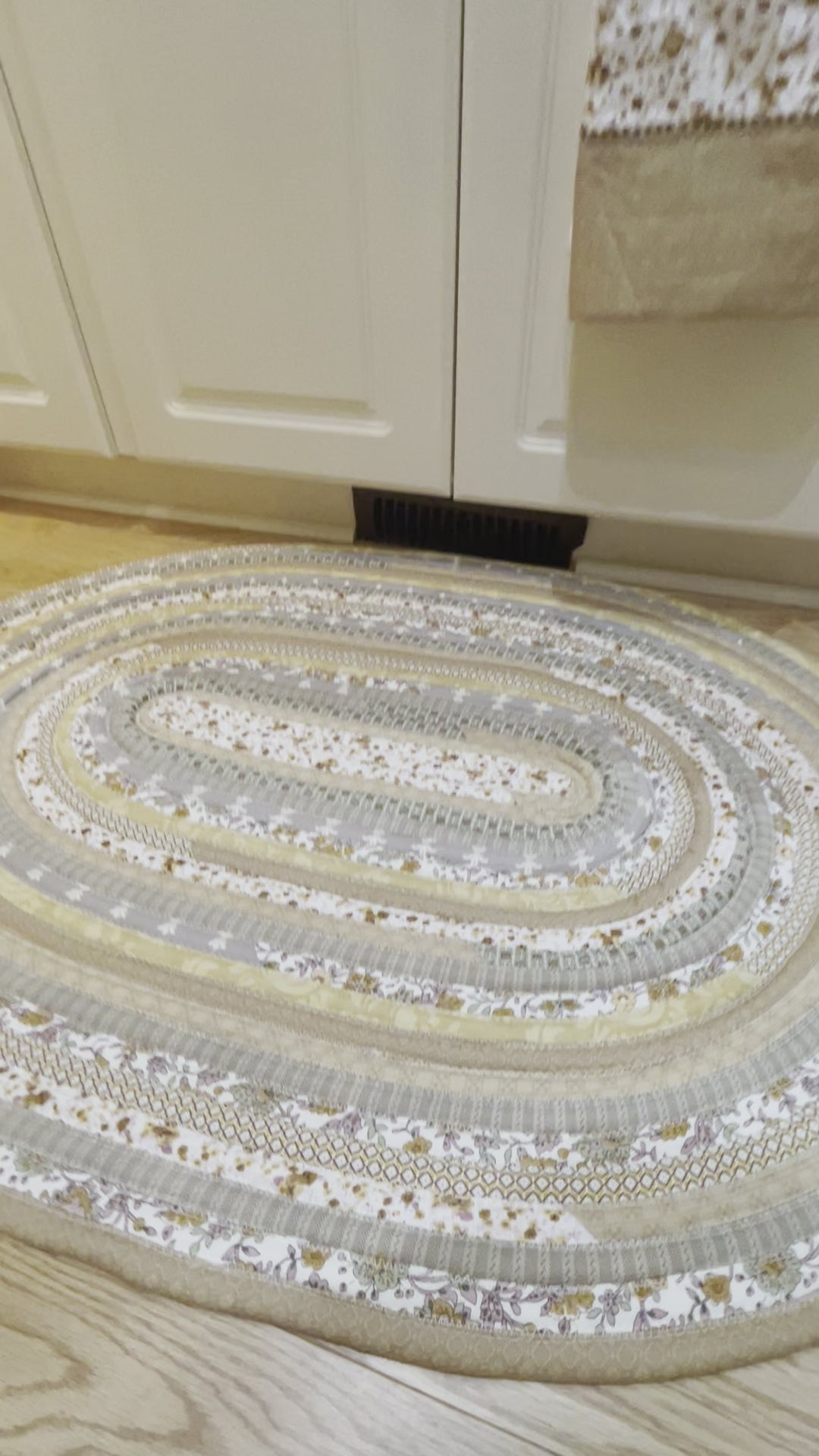 Modern Farmhouse Orange and Cream Washable Cotton Accent Rug.  Dress up your kitchen, bedroom or use as a stylish bathmat.  Made with quality quilt cotton, Pellon Batting and Polyester Thread.  Part of a mix and match collection of products designed exclusively by Home Stitchery Decor. And be sure to check out the Home Stitchery Decor YouTube Channel.