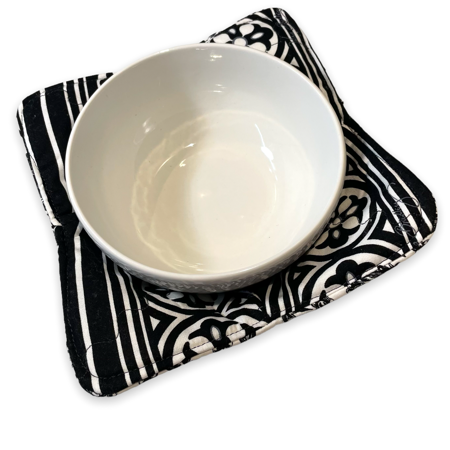 Washable and reversible, these super handy cotton soup bowl huggers are a fantastic addition to your kitchen. Handmade in Canada with quilt cotton, cotton thread and Pellon Wrap and Zap Batting. Soup bowl cozies make great house warming gifts and stocking stuffers. Shop your favorite color today and be sure to follow along on the Home Stitchery Decor YouTube Channel.