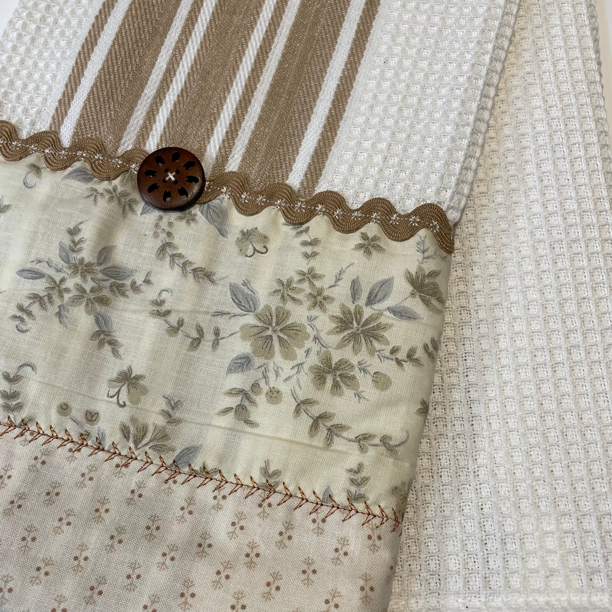 Vintage Farmhouse Kitchen Tea Towel, Farmhouse Dish Towel - Home Stitchery Decor