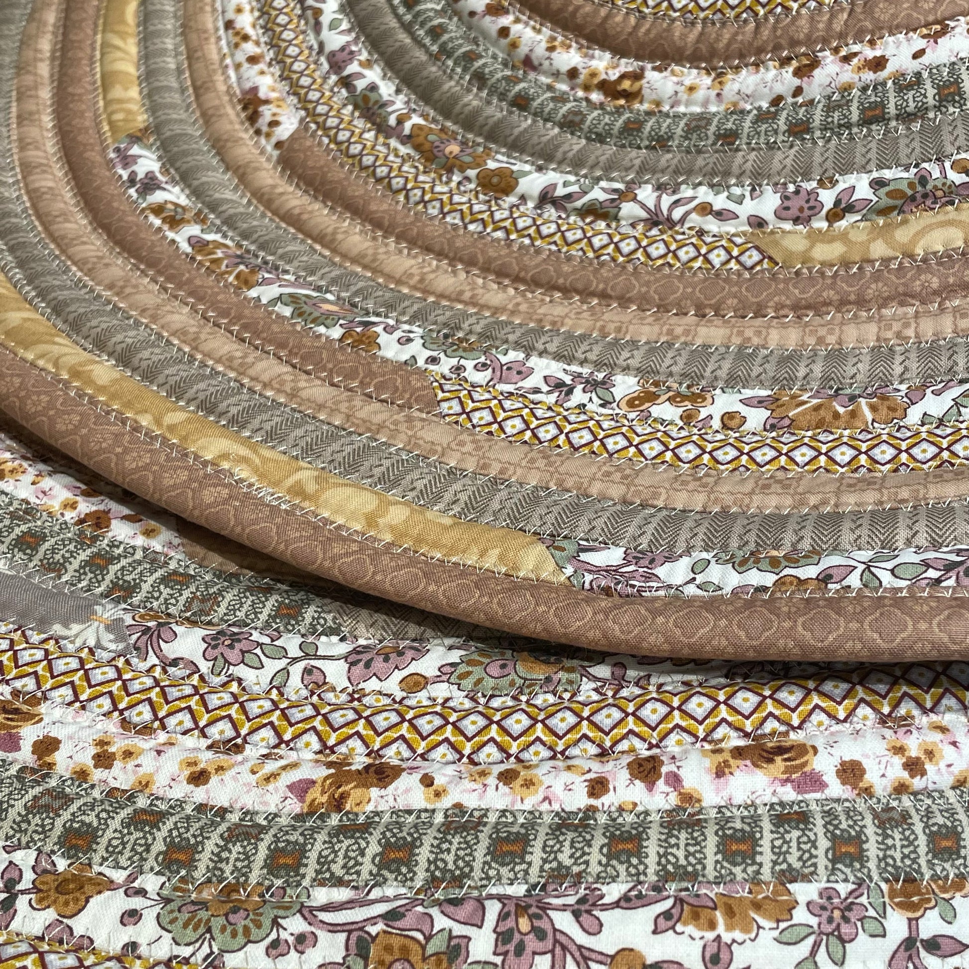 Modern Farmhouse Orange and Cream Washable Cotton Accent Rug. Dress up your kitchen, bedroom or use as a stylish bathmat. Made with quality quilt cotton, Pellon Batting and Polyester Thread. Part of a mix and match collection of products designed exclusively by Home Stitchery Decor. And be sure to check out the Home Stitchery Decor YouTube Channel.