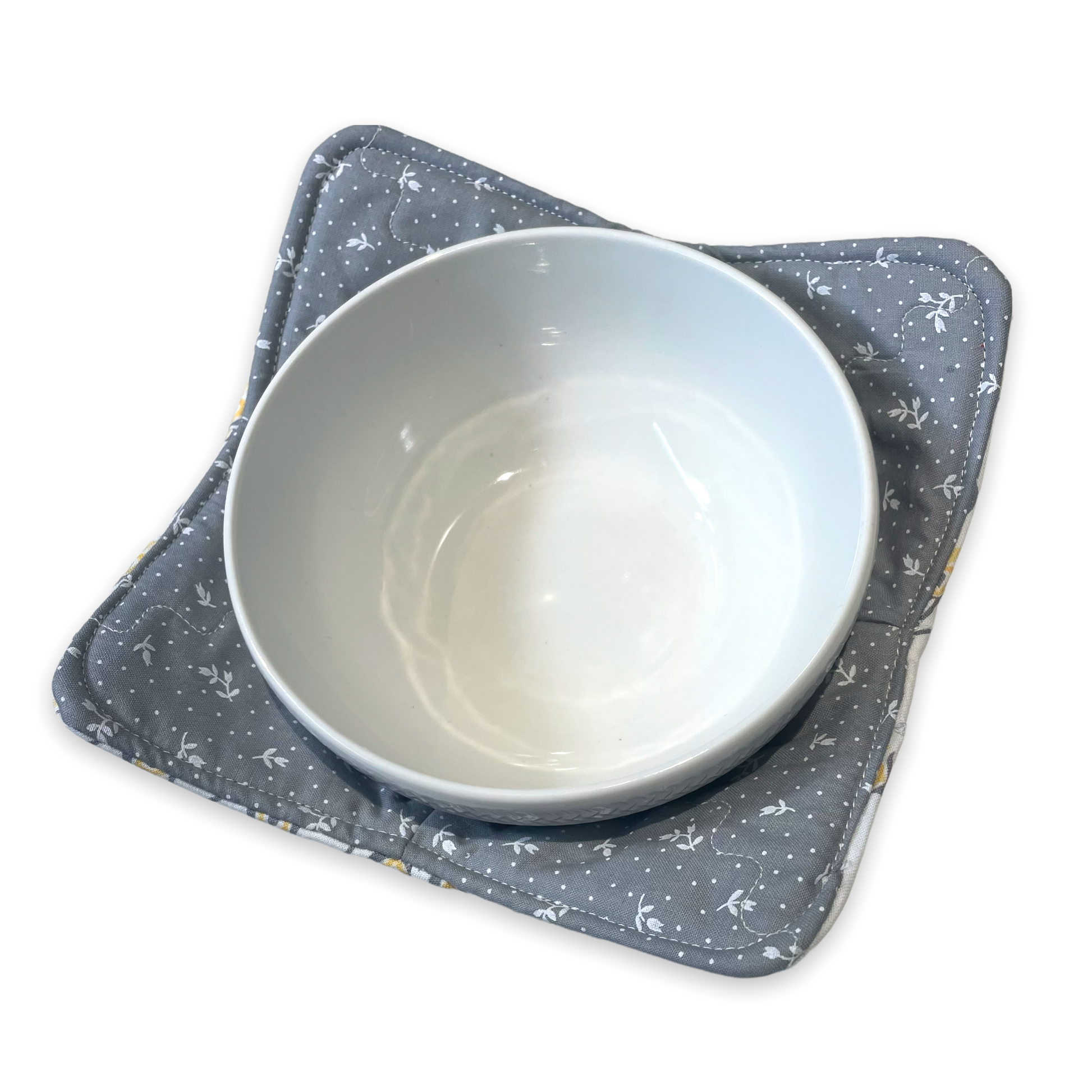 Washable and reversible, these super handy cotton soup bowl huggers are a fantastic addition to your kitchen. Handmade in Canada with quilt cotton, cotton thread and Pellon Wrap and Zap Batting. Soup bowl cozies make great house warming gifts and stocking stuffers. Shop your favorite color today and be sure to follow along on the Home Stitchery Decor YouTube Channel.