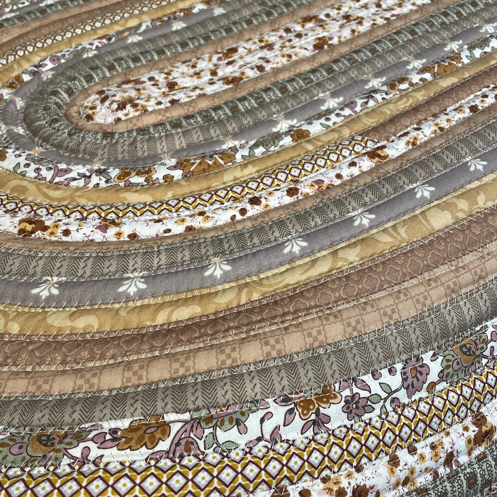 Modern Farmhouse Orange and Cream Washable Cotton Accent Rug. Dress up your kitchen, bedroom or use as a stylish bathmat. Made with quality quilt cotton, Pellon Batting and Polyester Thread. Part of a mix and match collection of products designed exclusively by Home Stitchery Decor. And be sure to check out the Home Stitchery Decor YouTube Channel.